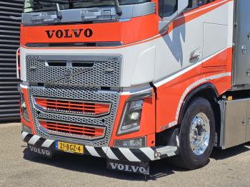 Volvo FH 16.750 8x4 / 160T / RETARDER / I PARK COOL / HYDRAULIC